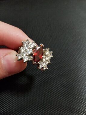 Ruby-Red & Diamond-Cluster High-Quality[/Clarity] Fine-Jewelry Ring